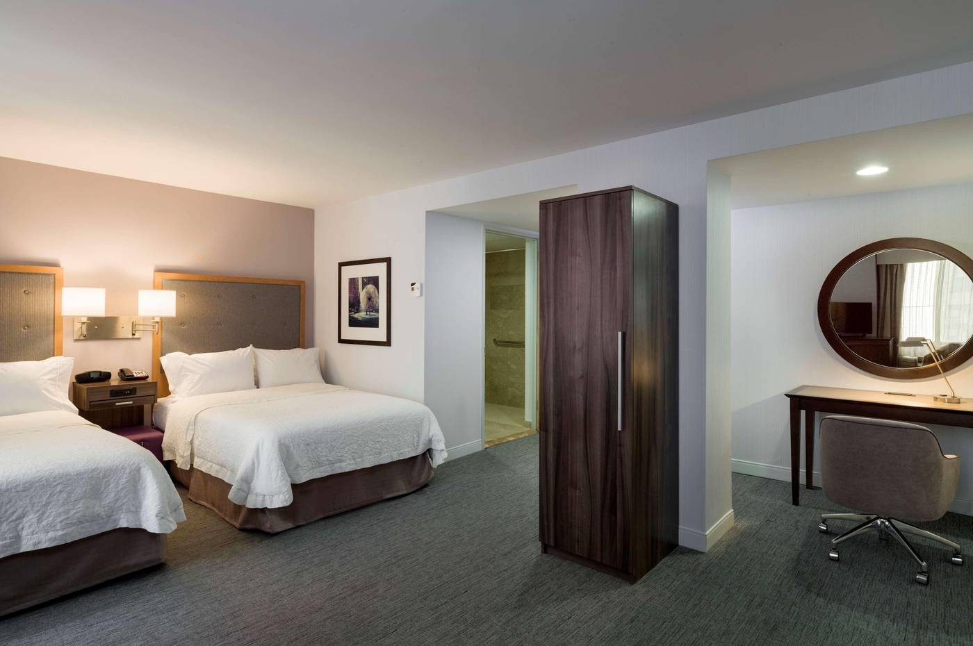 Hampton-Inn-Manhattan-Times-Square-South-Room-4