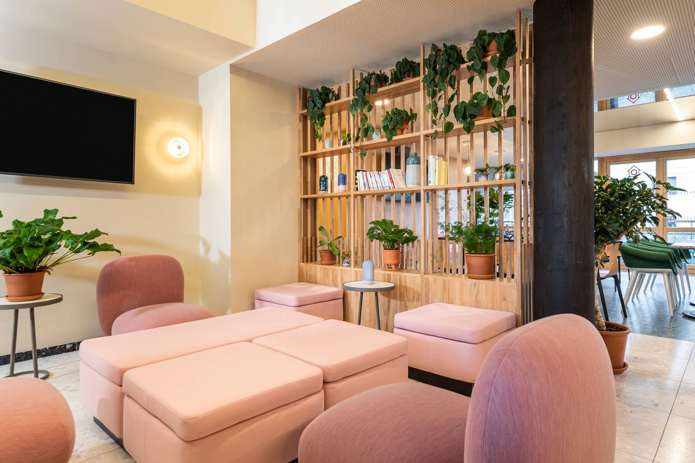 Aparthotel-Adagio-Paris-Nation-Lobby-2