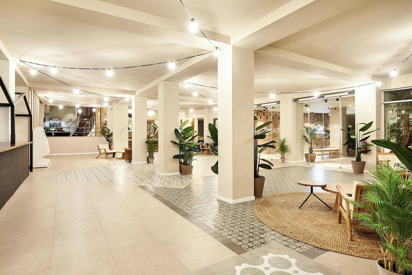 tent-Torremolinos-Lobby-36