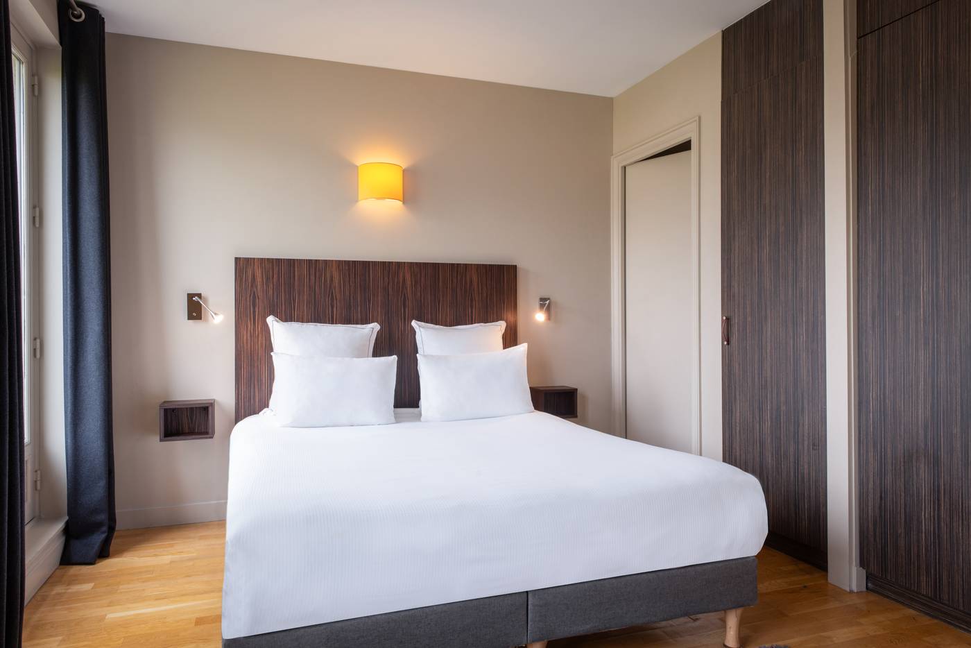 Suites-and-Hotel-Helzear-Champs-Elysees-Room-11