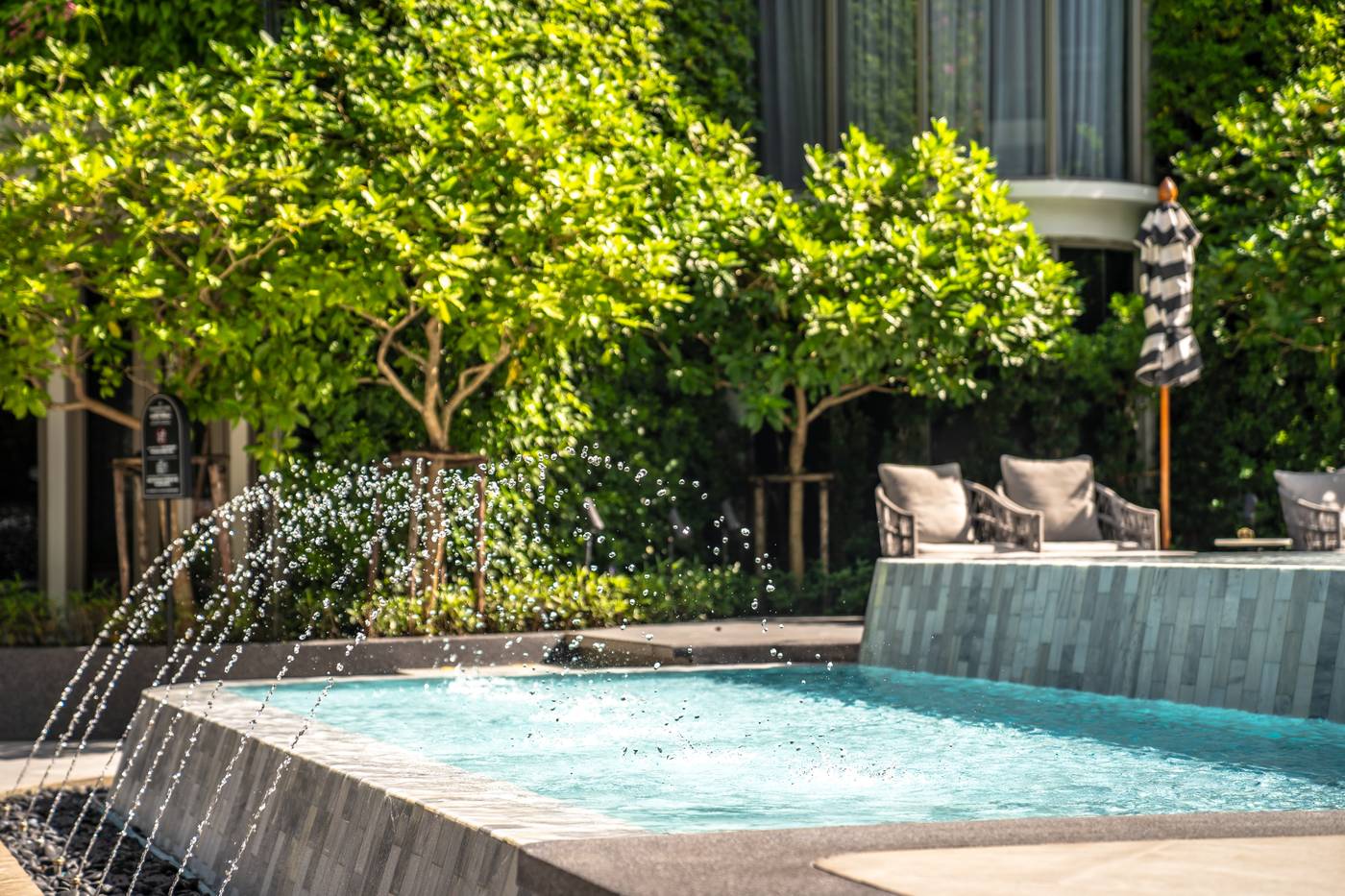 The-Salil-Hotel-Riverside-Bangkok-Pool-86