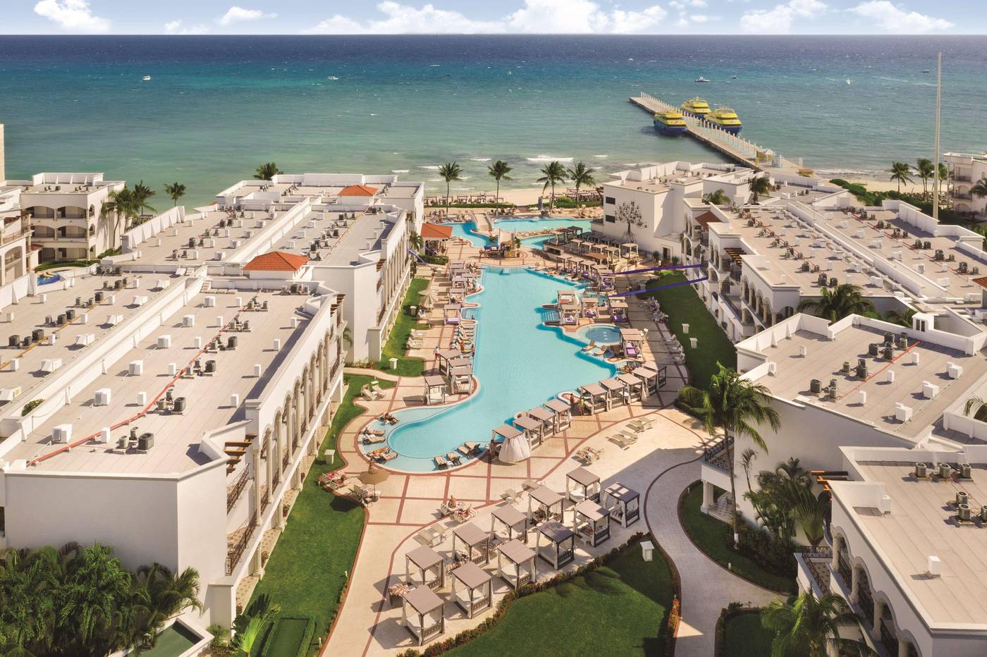 Hilton-Playa-del-Carmen-All-inclusive--The-Royal--Pool-2