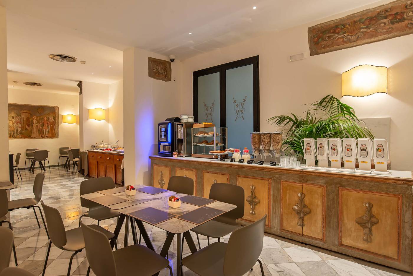 Machiavelli-Palace-Restaurant-11