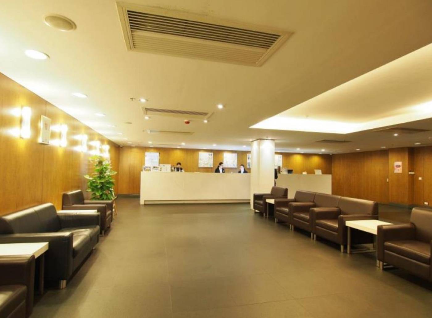 Caritas-Oswald-Cheung-International-House-Lobby-4