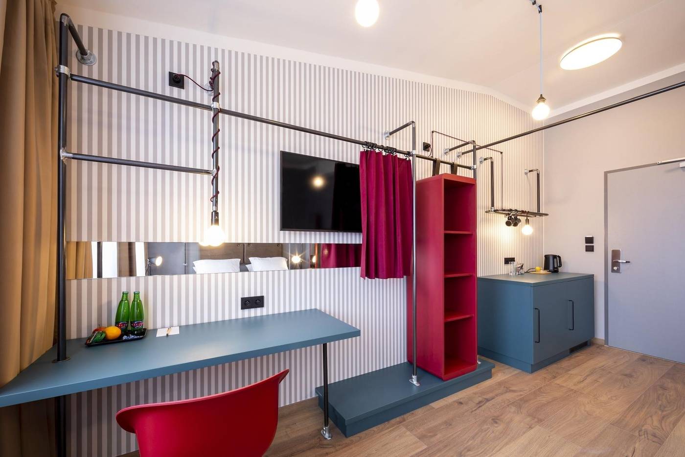 Miss-Sophie-s-Downtown-Room-46