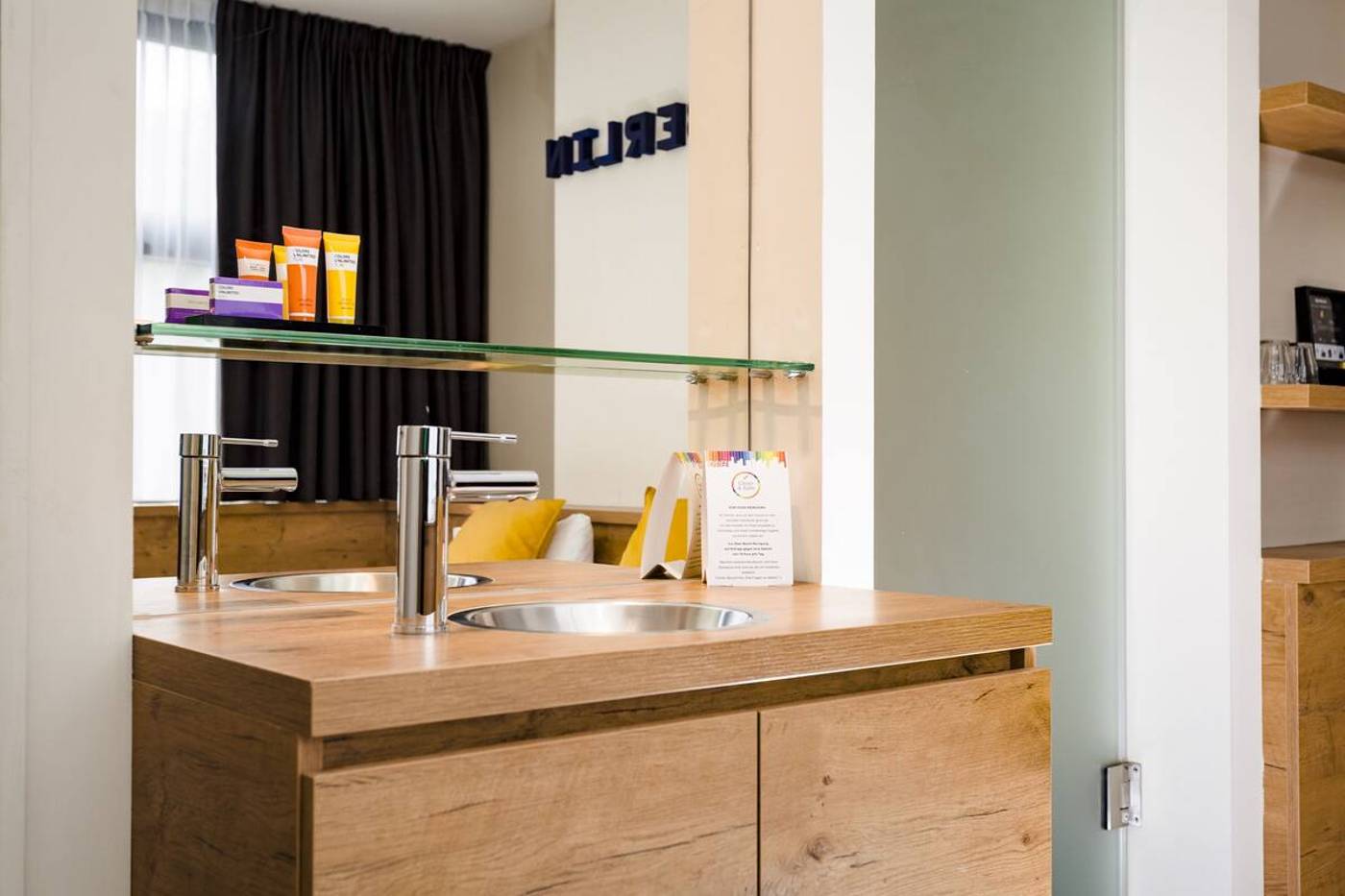 Citiez-Hotel-Amsterdam-Room-16