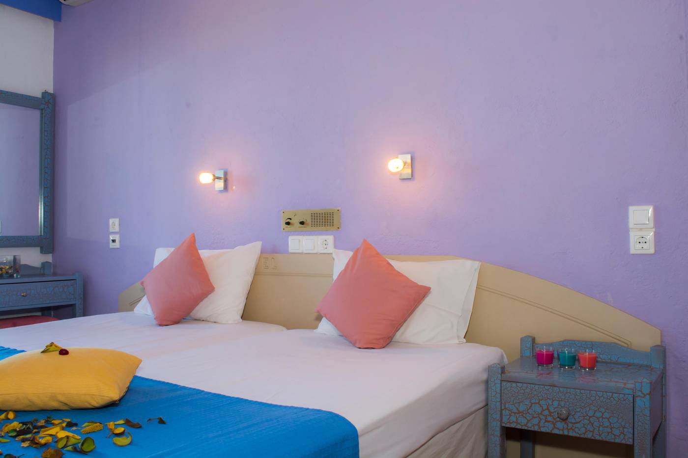 Nikos-Room-12