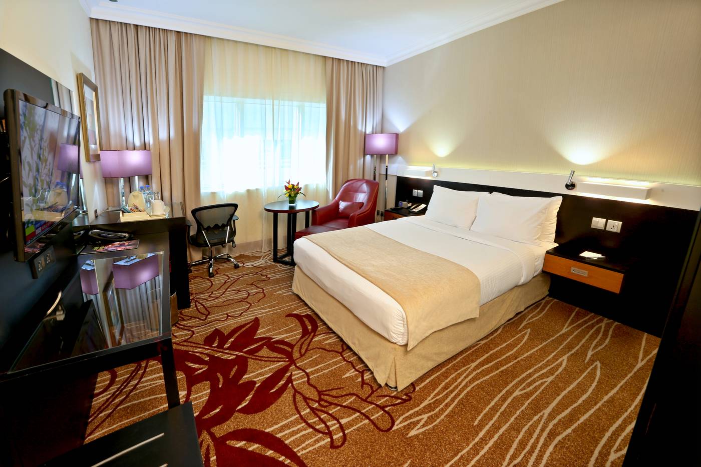 Excelsior-Hotel-Downtown-Room-8