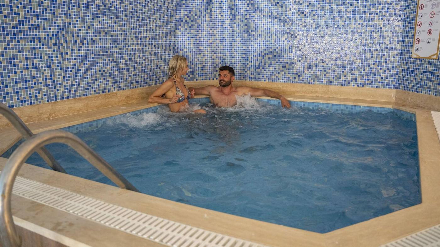 Azka-Otel-Sports-and-Entertainment-77