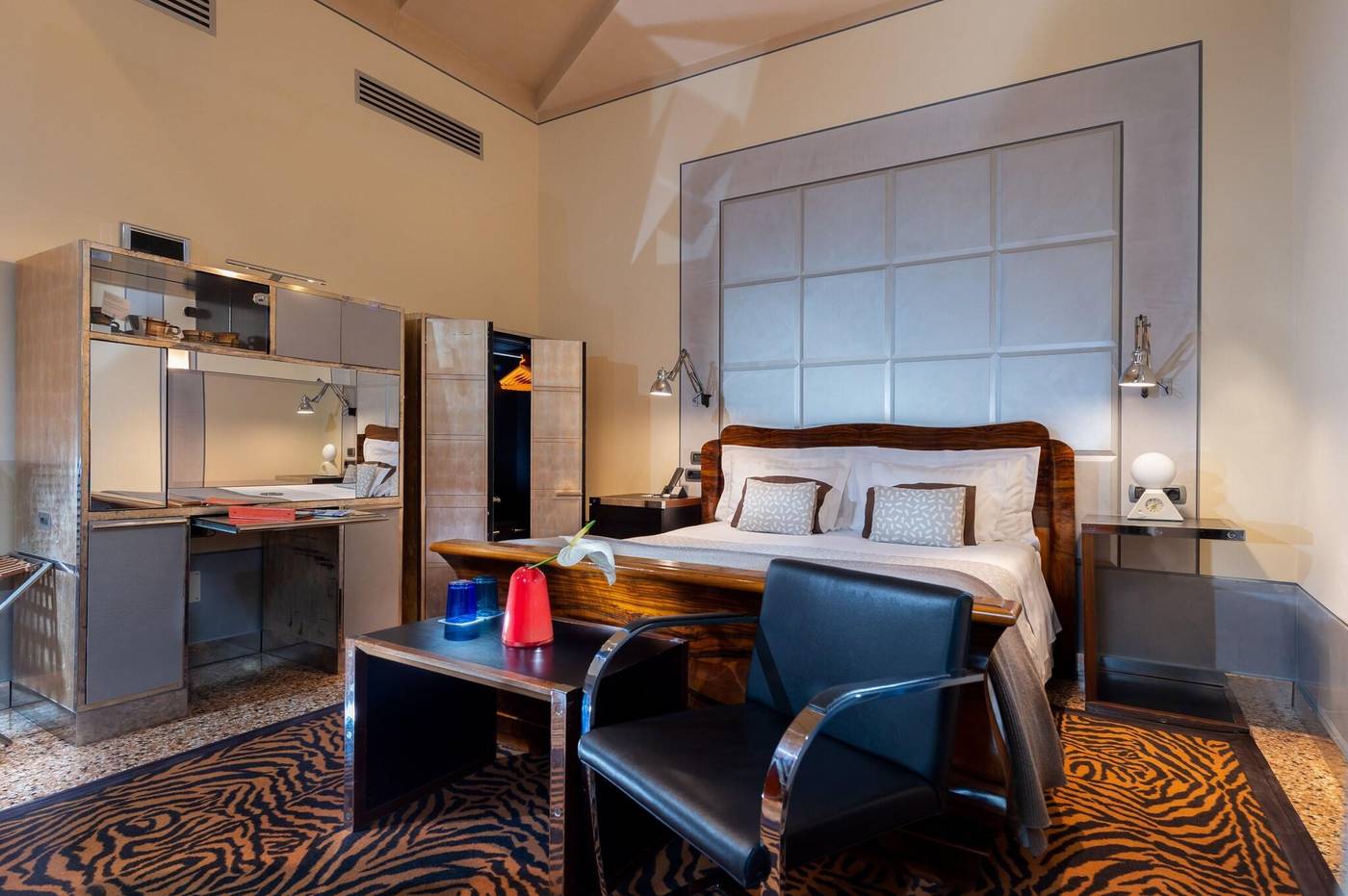 Ca--Pisani-Hotel-Room-10