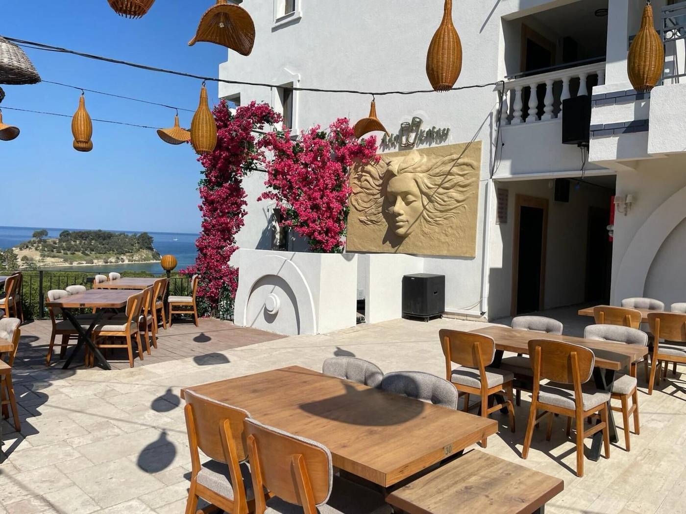 Carina-Hotel-Restaurant-12