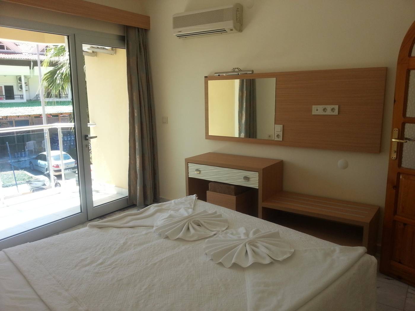 Sahin-Palace-Apartments-Room-18