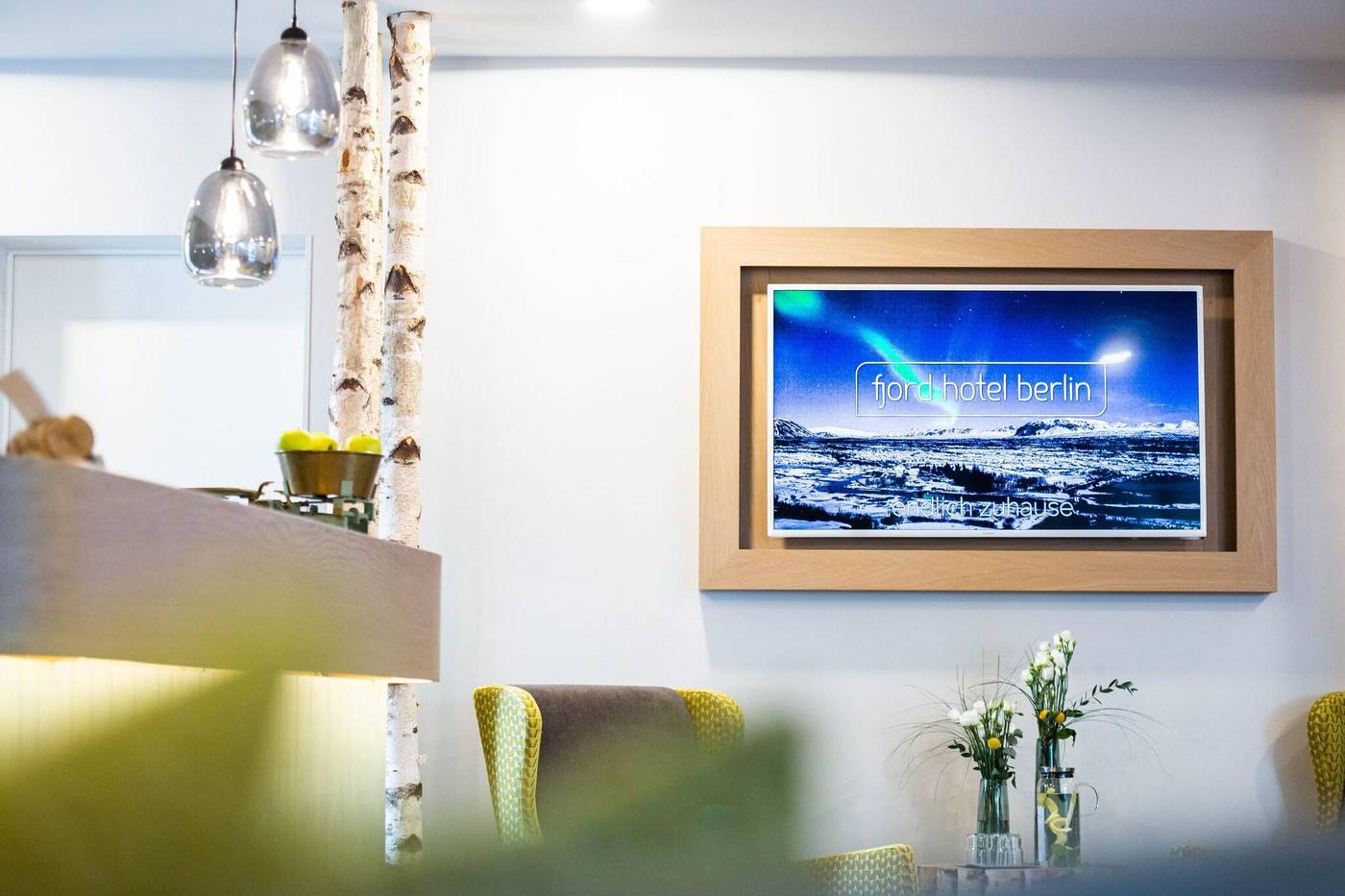 Lindemann-Hotel-Fjord-Lobby-12