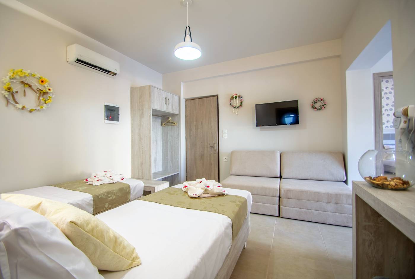 Paradise-Apartments-And-Studios-Room-40