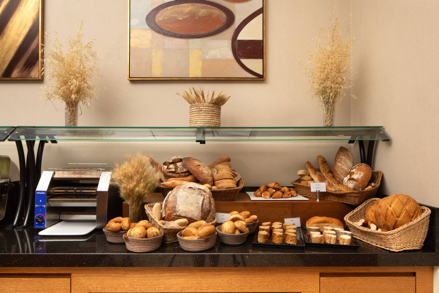 Ramada-Hotel---Suites-by--Istanbul-Atakoy-Restaurant-40