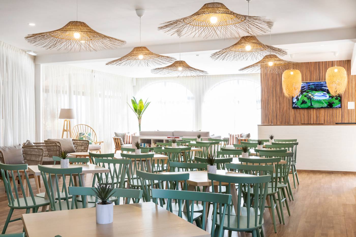 Clube-Maria-Luisa-Lobby-27