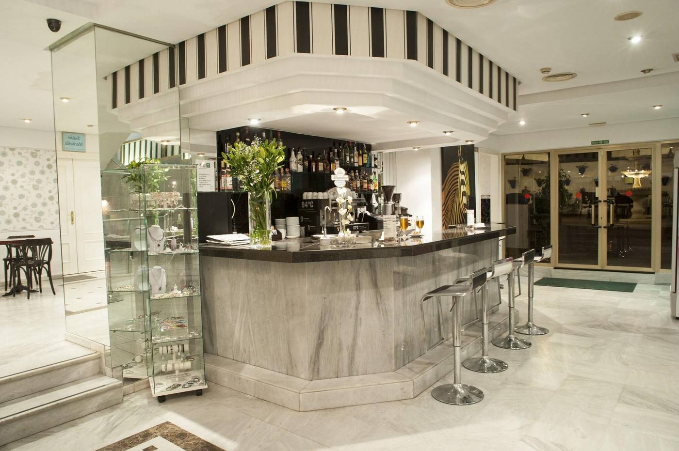 El-Faro-Marbella-Bar-27