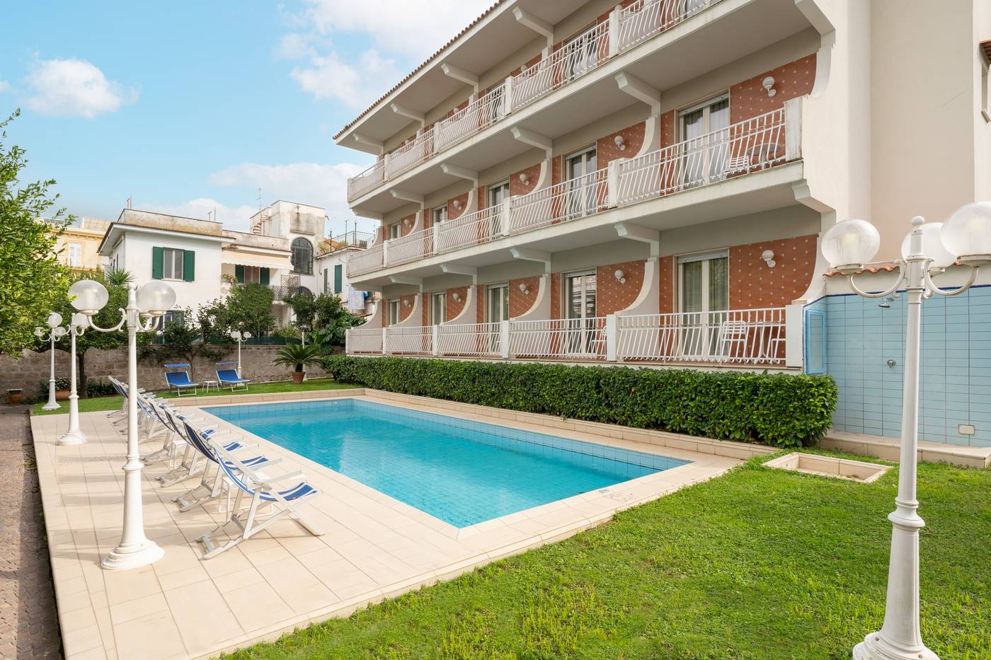 Eliseo-Park-s-Pool-4