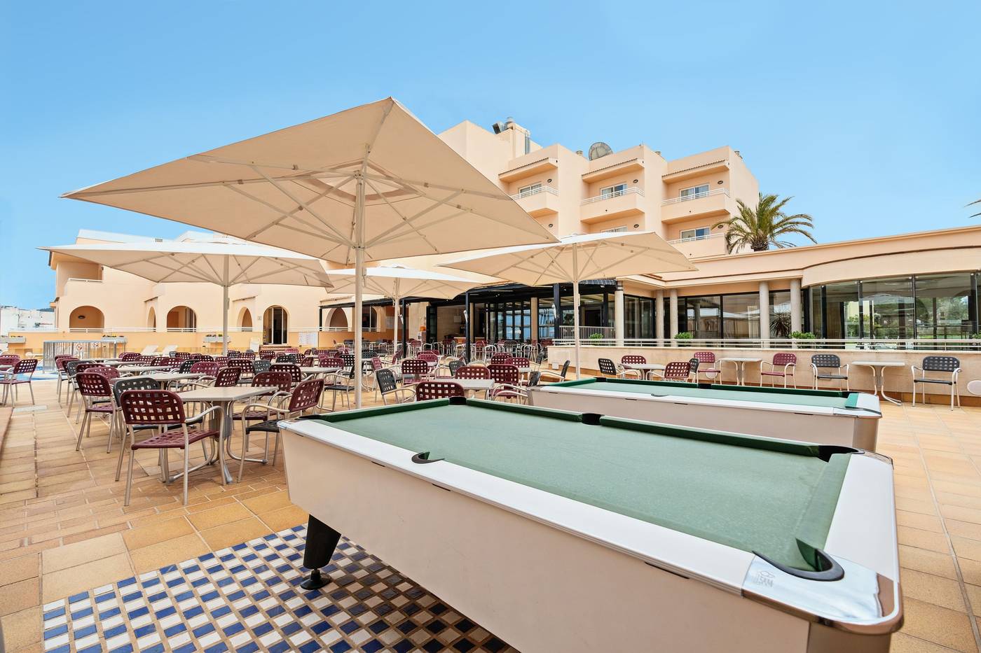 Rosamar-Aparthotel-All-Inclusive-Bar-59