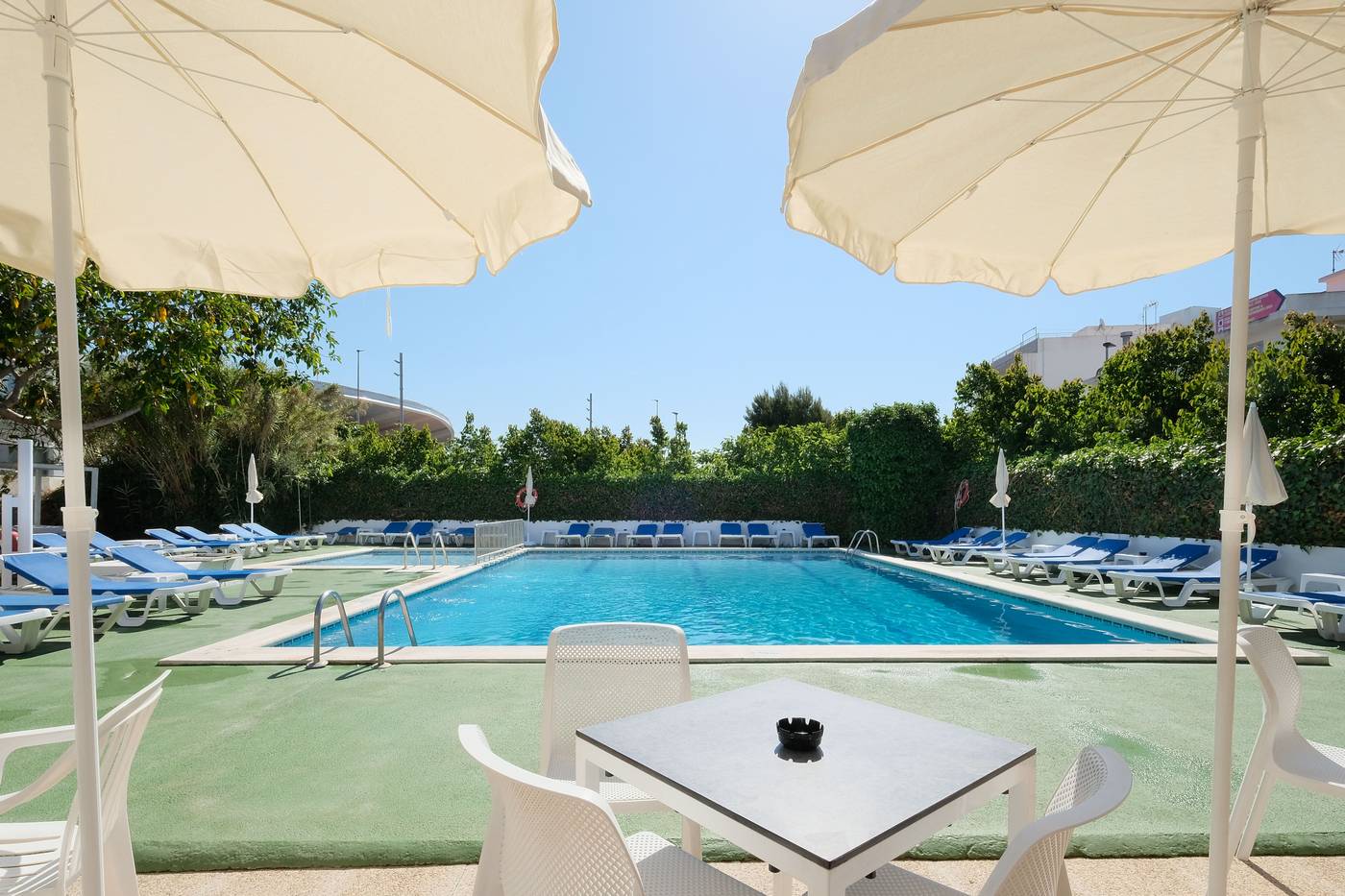 AzuLine-Hotel-Llevant-Pool-4