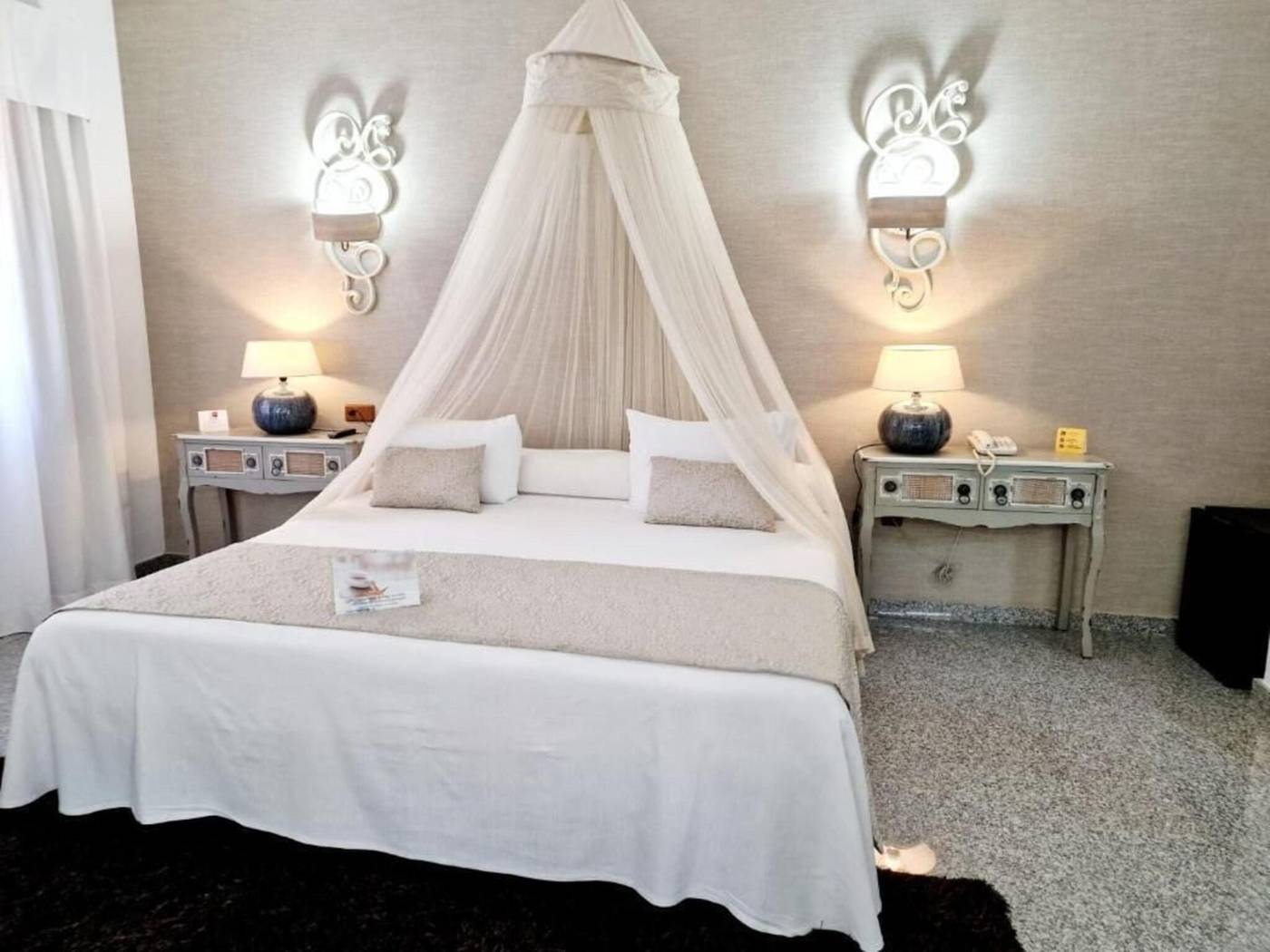 Hotel-Plaza-del-Castillo-Room-58