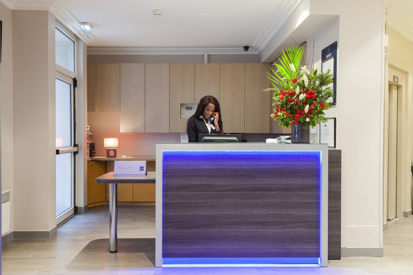 Timhotel-Tour-Eiffel-Lobby-13