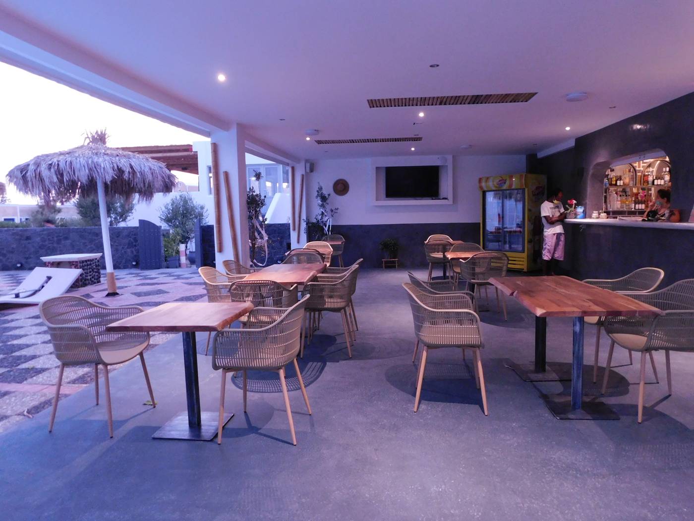 Sandy-s-Paradise-Infinity-Bar-35