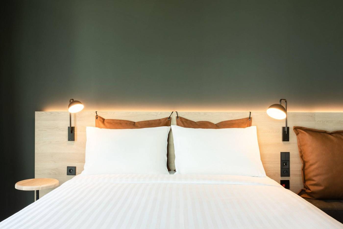 Moxy-Paris-Val-D-Europe-Room-31