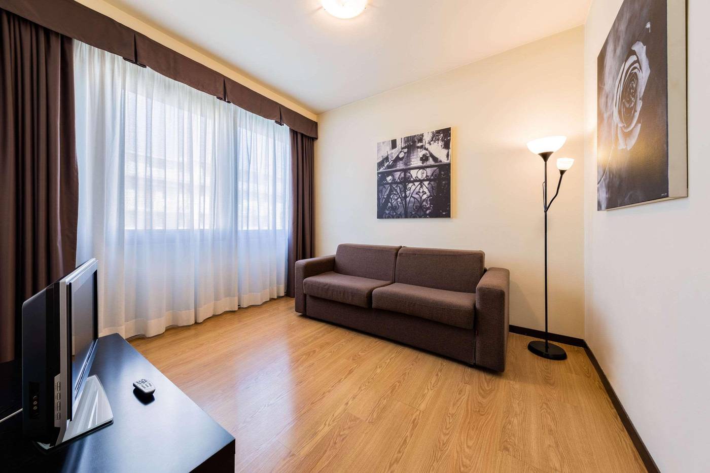 Hotel-Delfino-Room-8