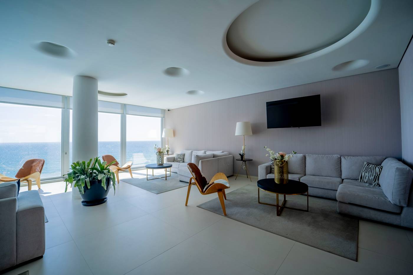 HOTEL-ARRIBAS-Lobby-14