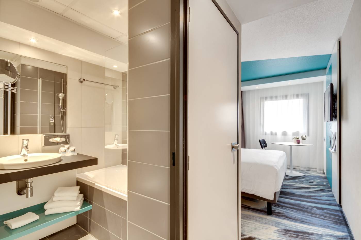 Mercure-Paris-Gare-de-Lyon-TGV-Room-53