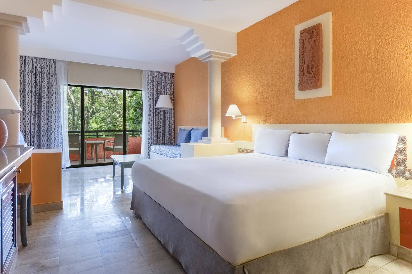 Iberostar-Waves-Tucan-Room-14