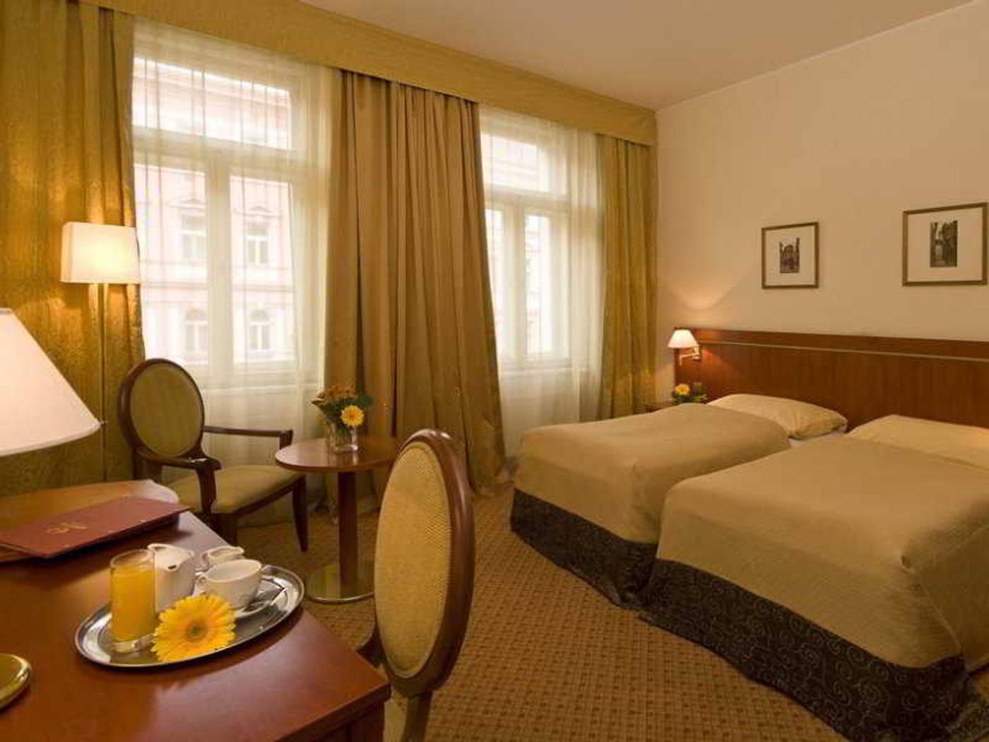 Hotel Raffaello-Czech Republic-PRAGUE-Room-8