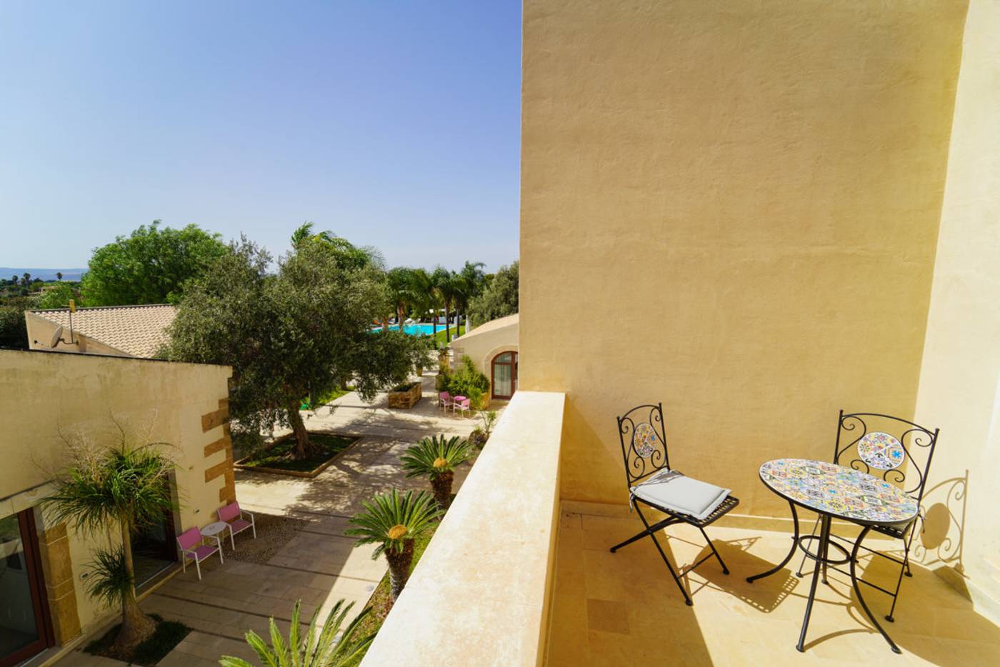 Kalaonda-Coutry-Resort-Room-10