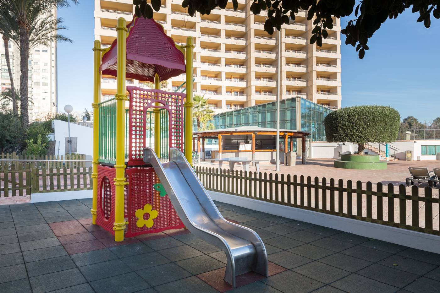 Sandos-Benidorm-Suites-Sports-and-Entertainment-52