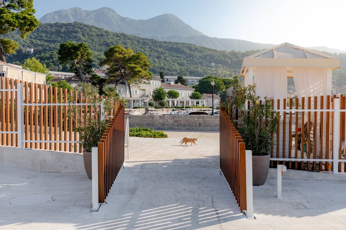 Lazure-Hotel---Marina-General-view-17