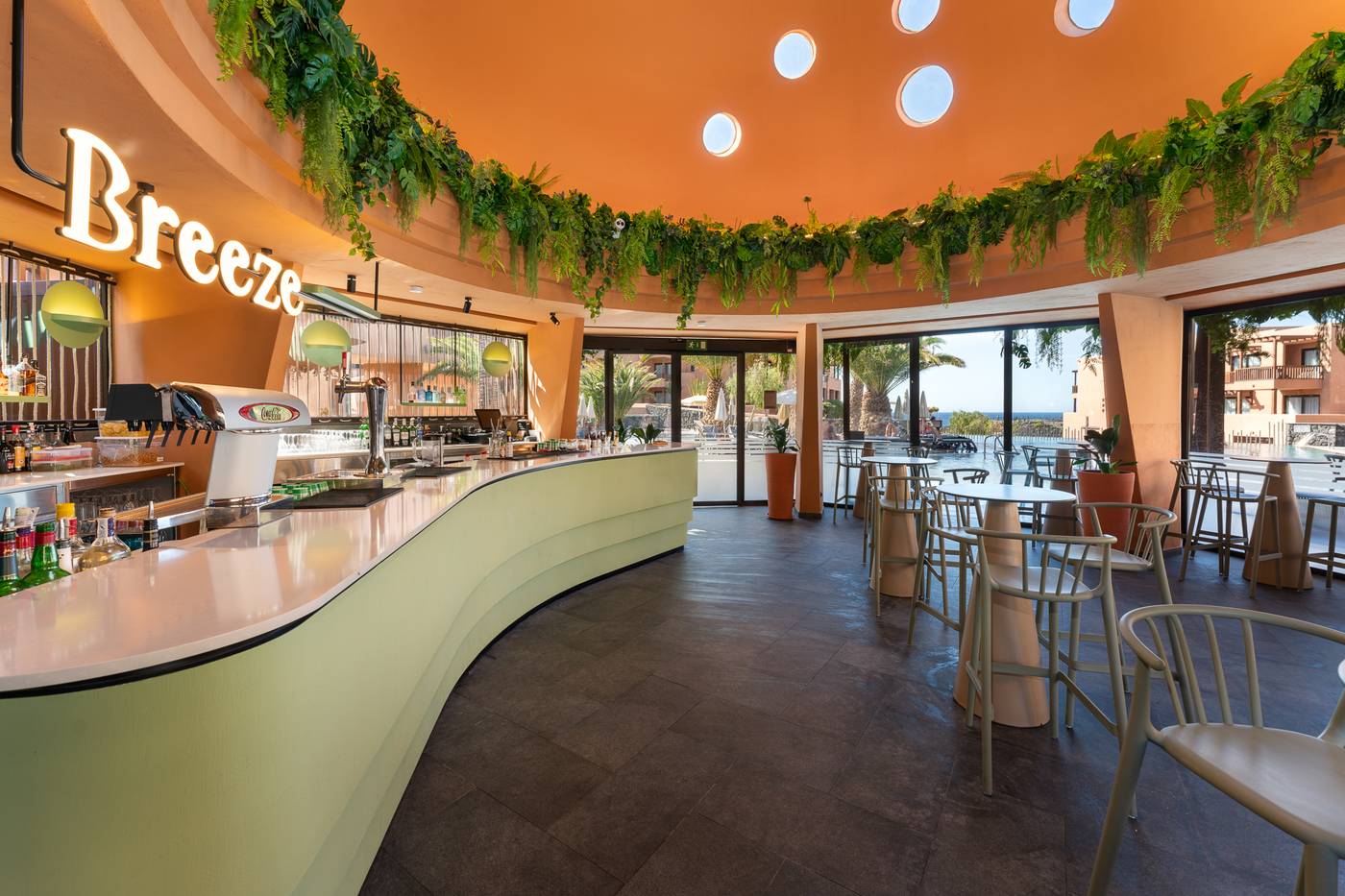 Barcelo-Tenerife-Royal-Level-Bar-49