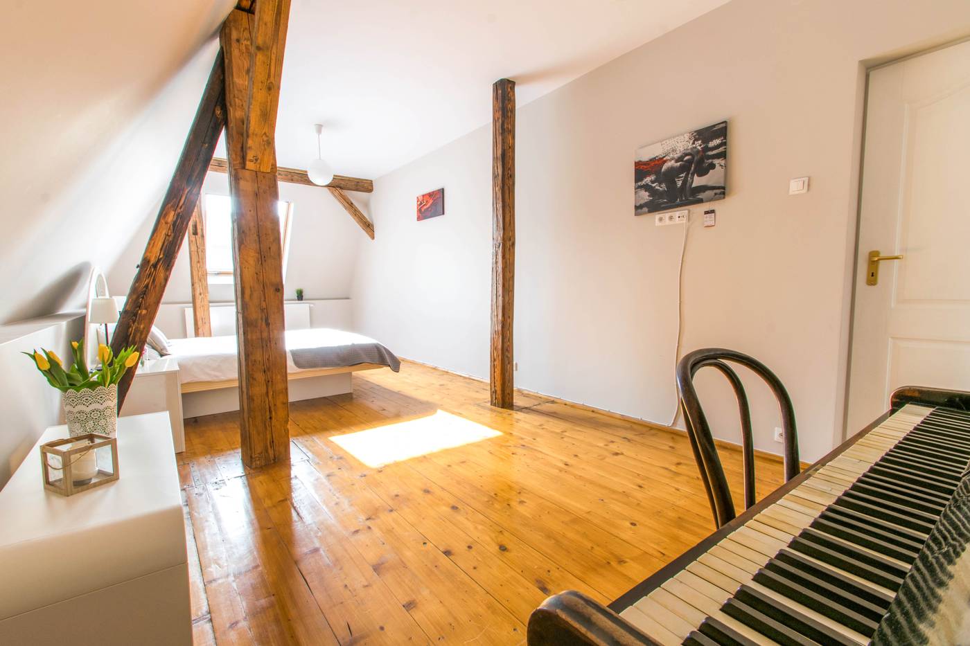 The-Spiski-Palace-Apartments-Room-31