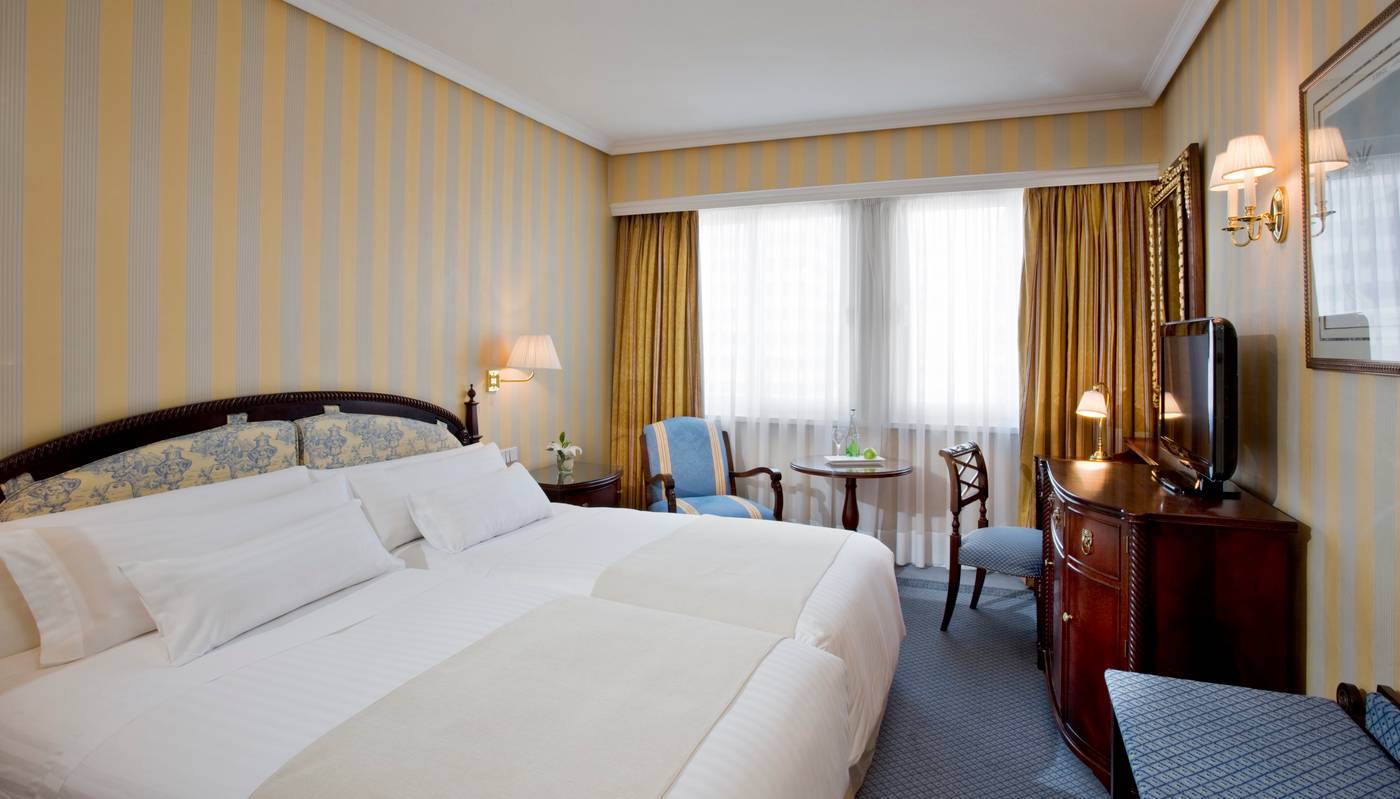 Melia-Castilla-Room-30