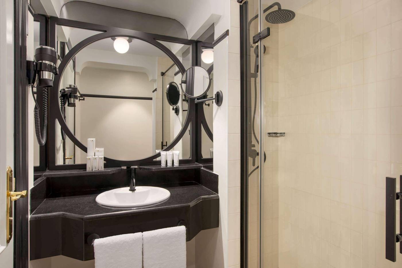 Hotel-Avenue-Louise-Brussels-Trademark-Collection-Room-28