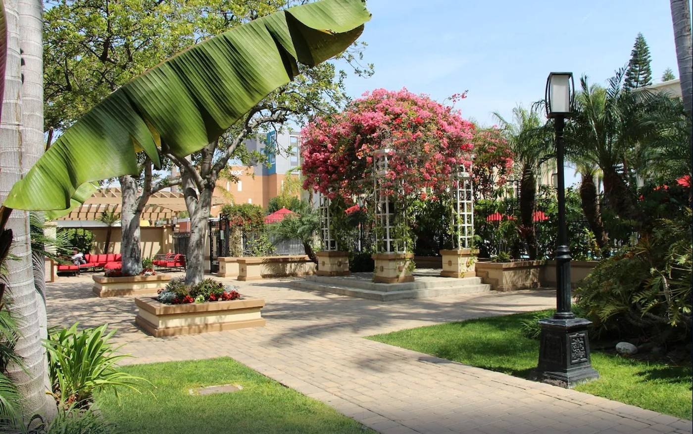 Doubletree-by-Hilton-Buena-Park-Terrace-3