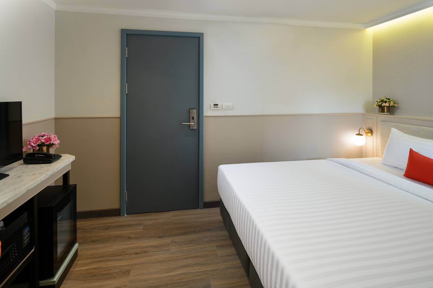 The-Mulberry-Bangkok-Hotel-Khaosan-Road-Room-14