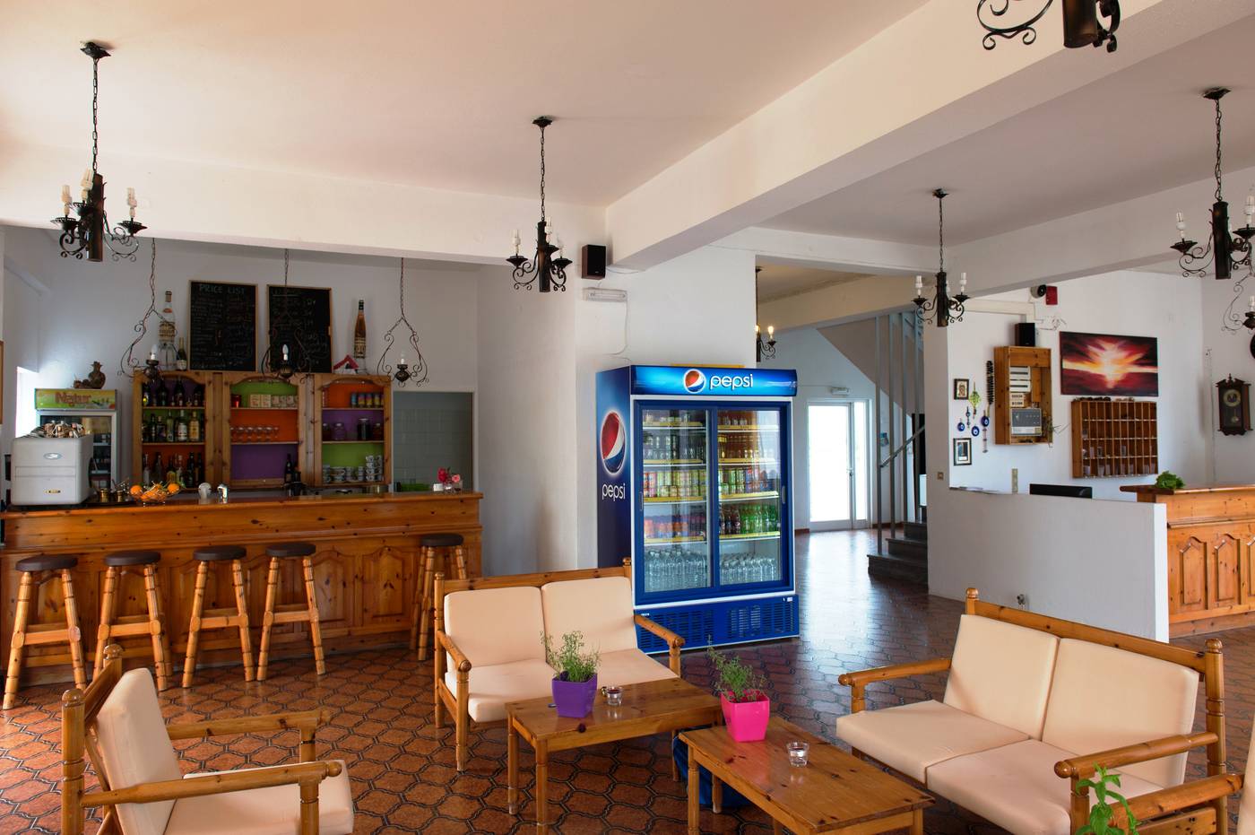 Laura-Hotel-Bar-11