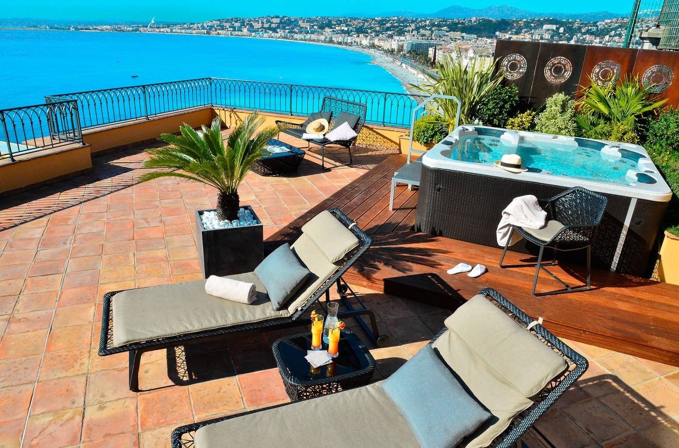 La-Perouse-Nice-Baie-des-Anges-Room-2