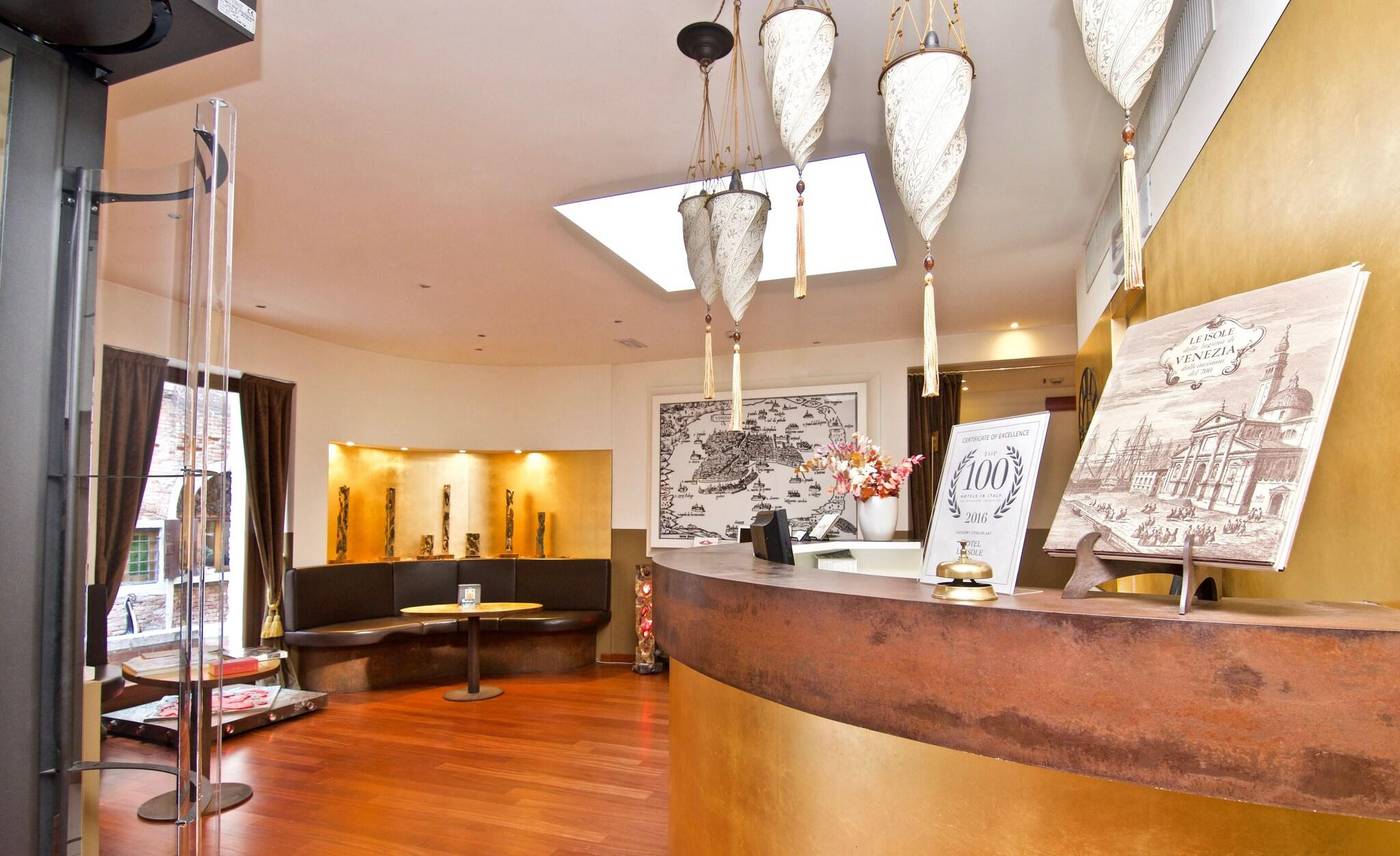 Hotel-Le-Isole-Lobby-11