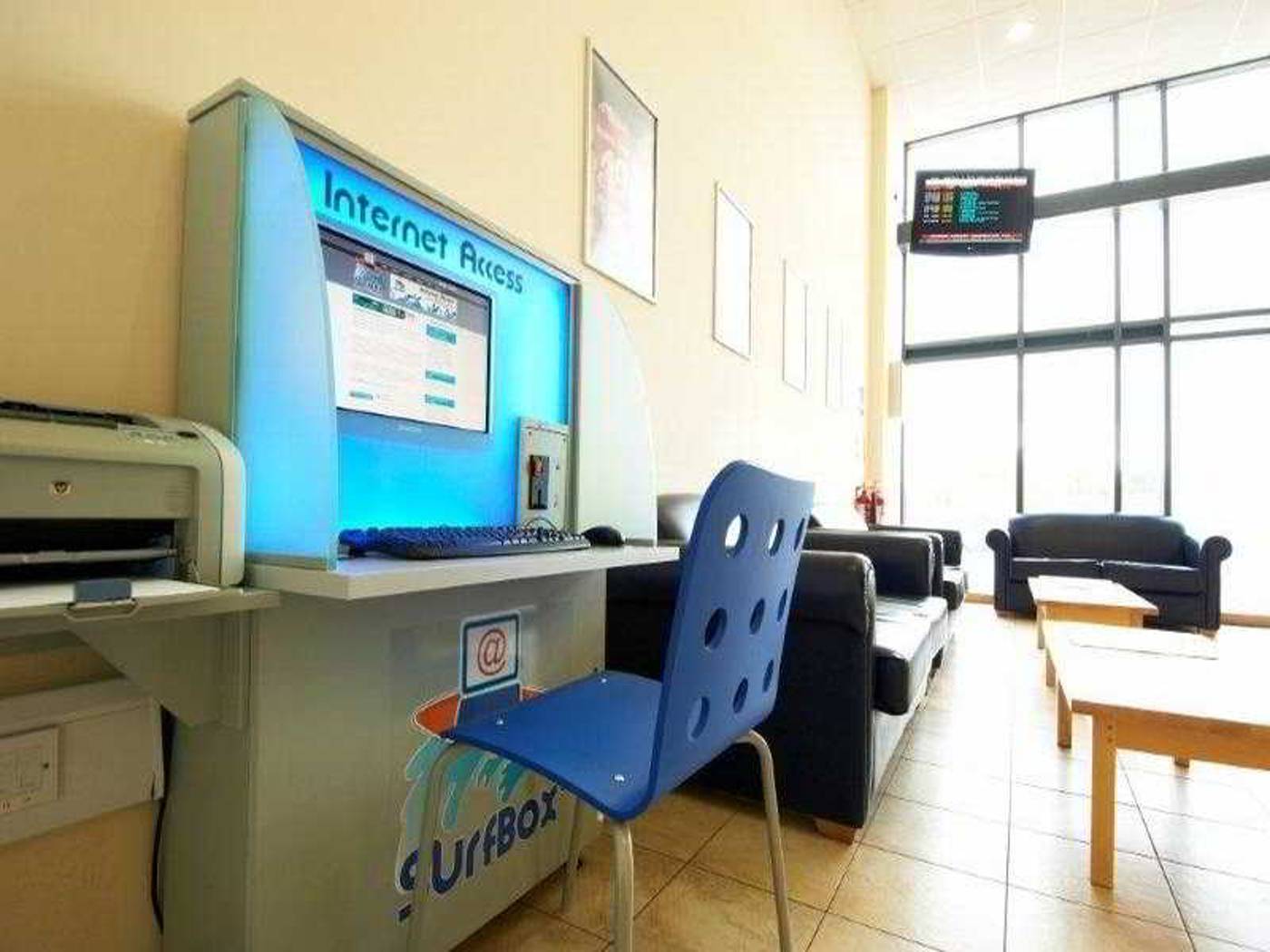 Travelodge Limerick Castletroy-Ireland-LIMERICK-Lobby-8