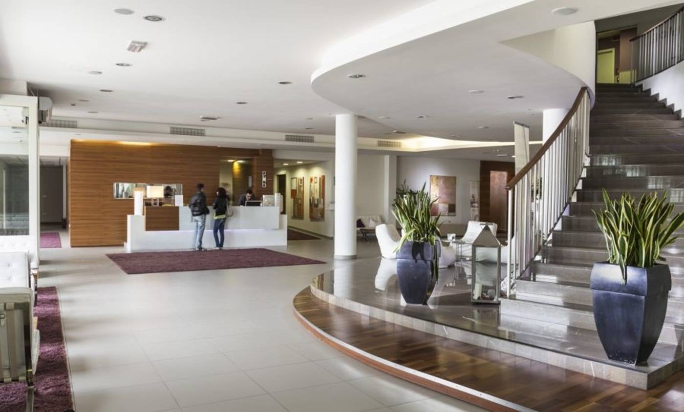 Yes Hotel Touring-Italy-Rimini-Lobby-8