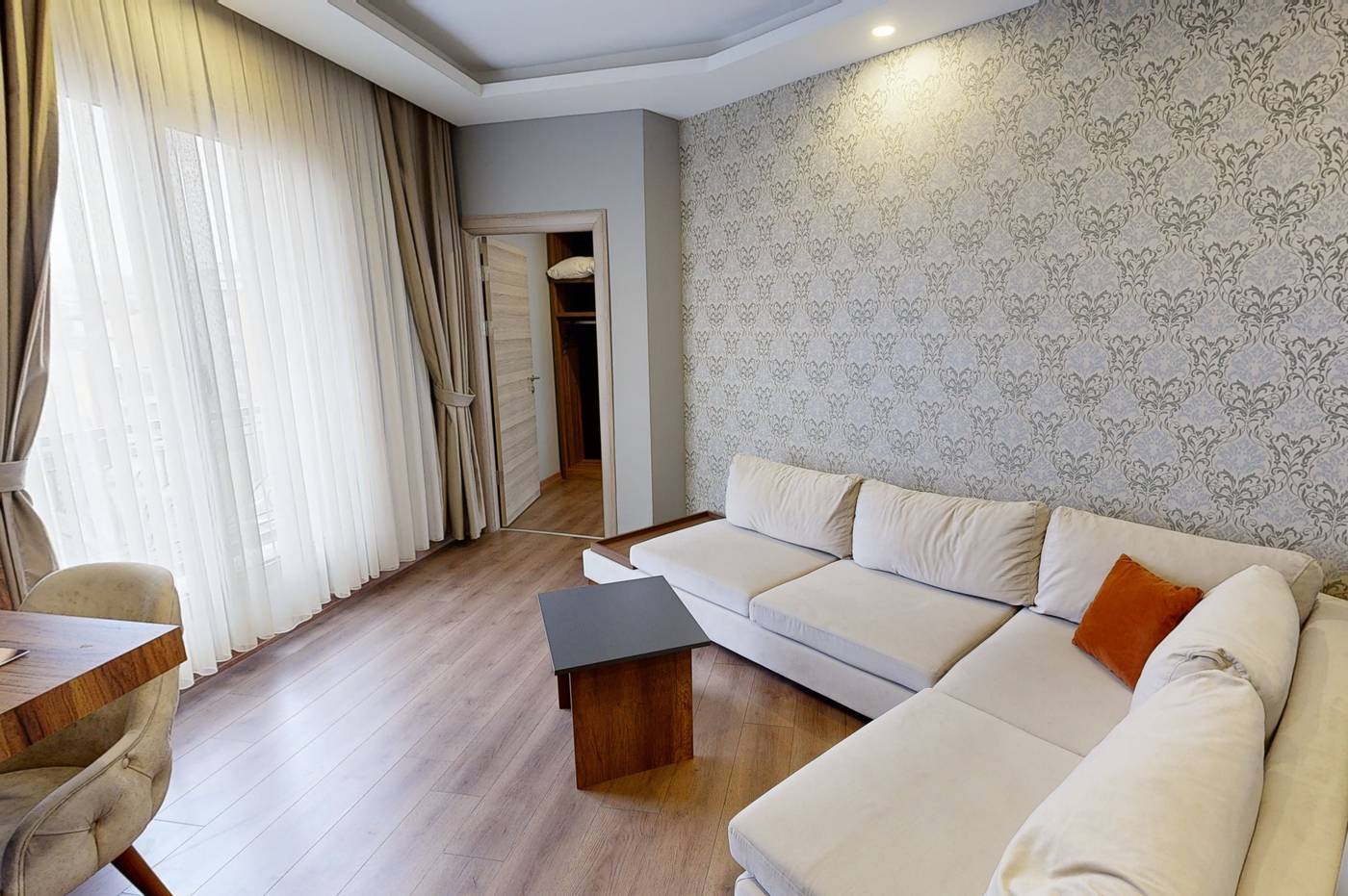 King-City-Hotel-Room-8