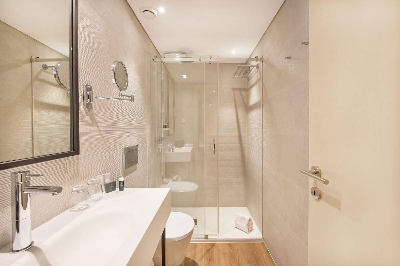 Moon-and-Sun-Lisboa-Room-44