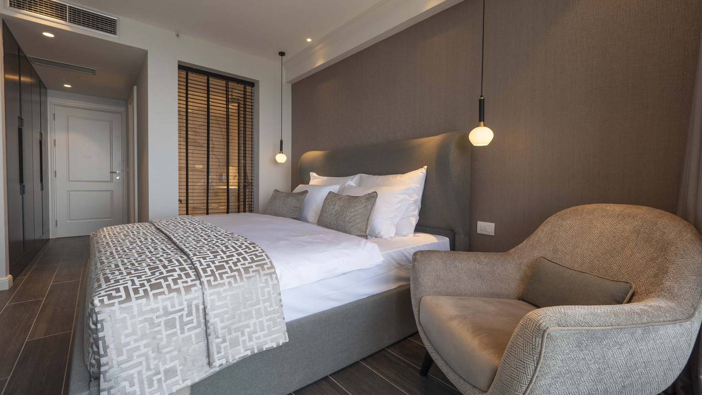 Vivid Blue Serenity 19.01.26